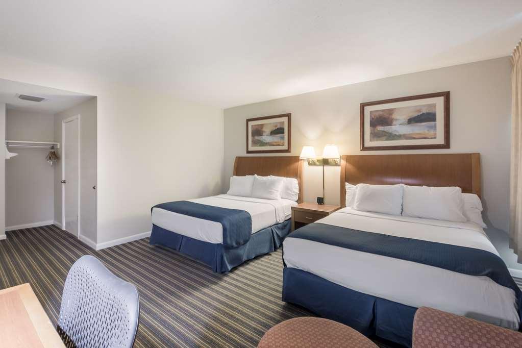 Americas Best Value Inn-Painted Post Номер фото