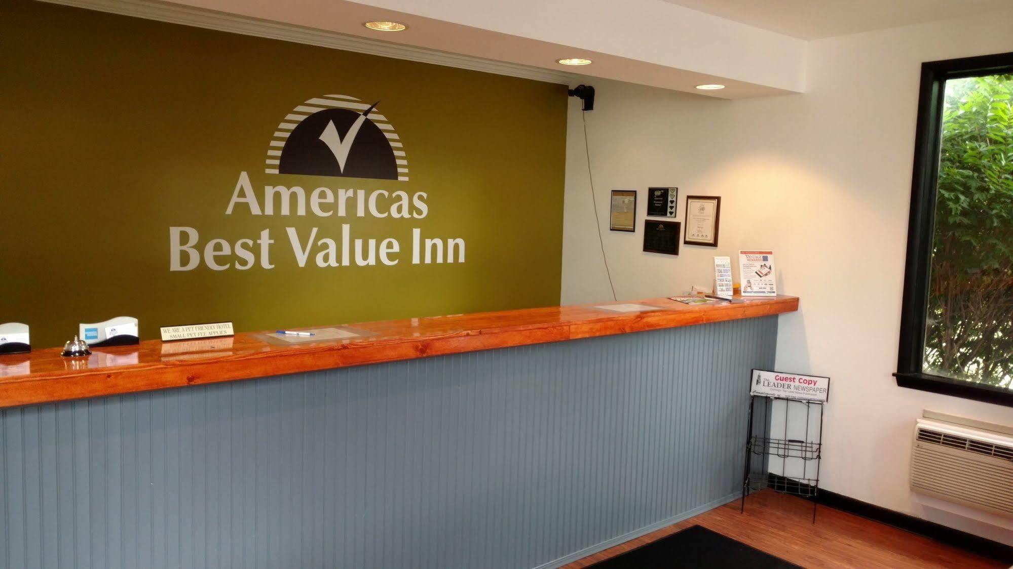 Americas Best Value Inn-Painted Post Экстерьер фото