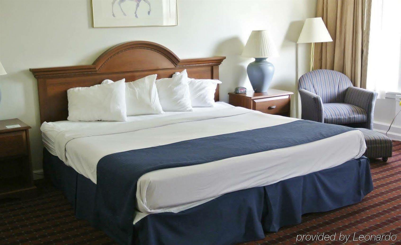 Americas Best Value Inn-Painted Post Экстерьер фото